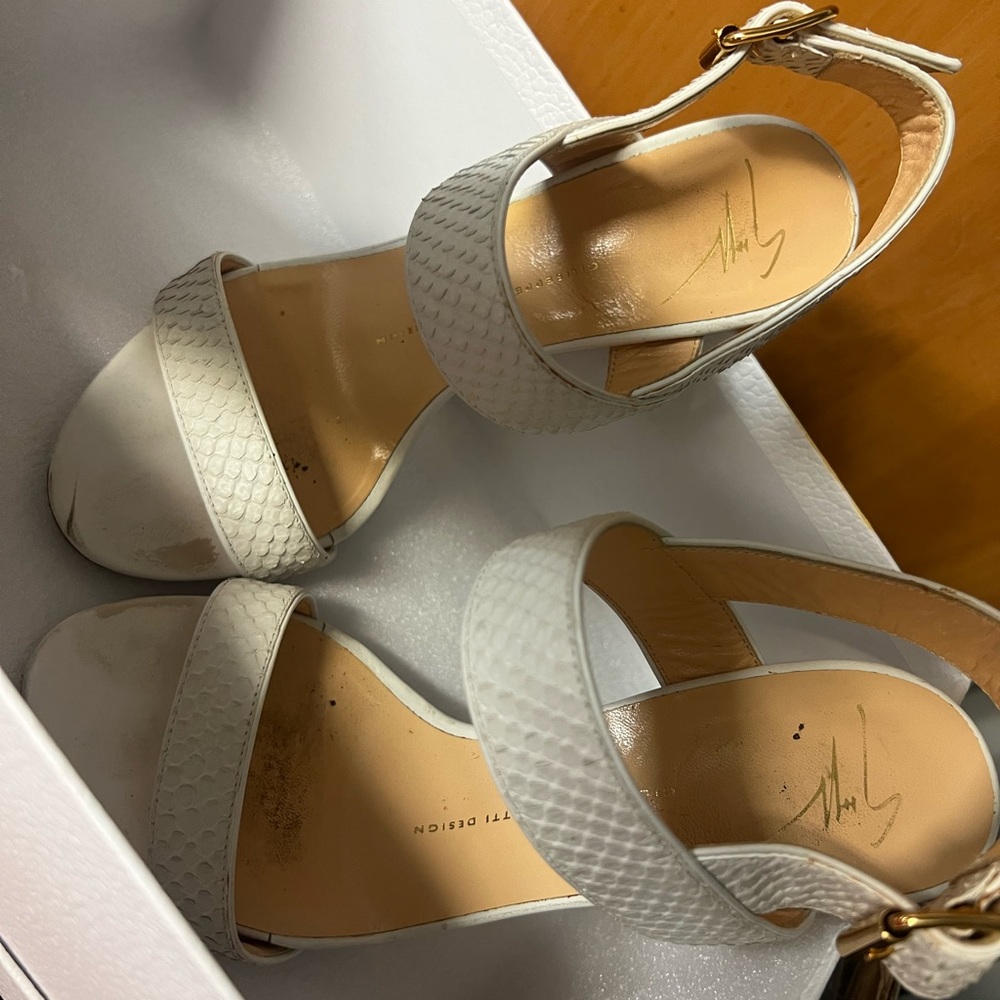 Giuseppe classy heel